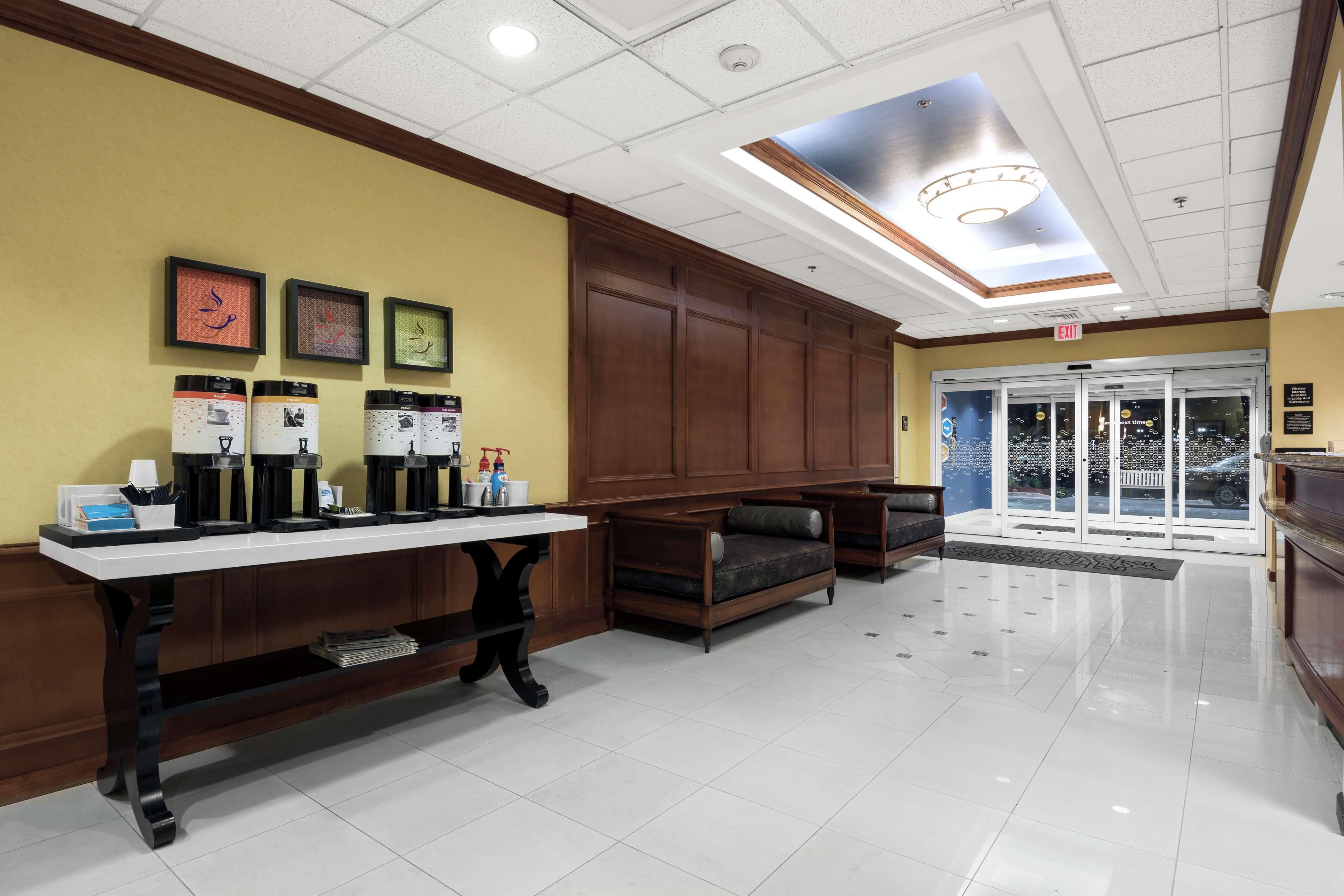 Hampton Inn & Suites Jacksonville Deerwood Park Exterior foto